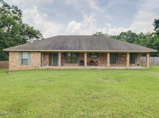 21783 Yankee Town Rd, Saucier, MS 39574