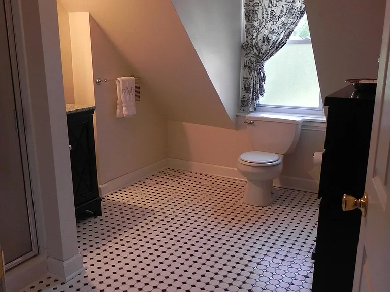 1301 W 9th St — Photo 39
