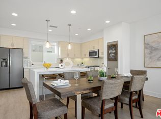 6072 W Studio Ct, Los Angeles, CA 90038