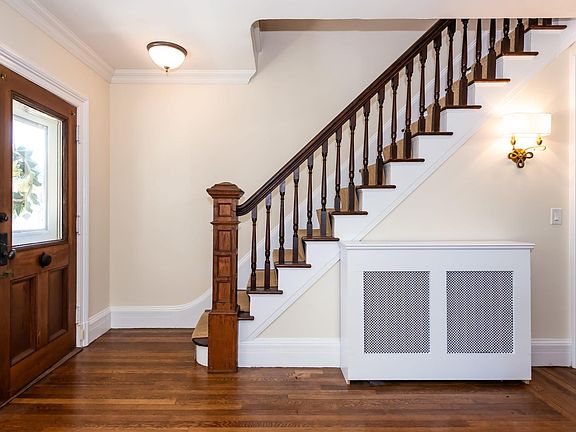 2nd image of 21 Franklin Ave