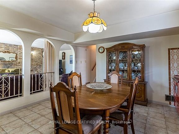 4th image of 216 Margaret Ave