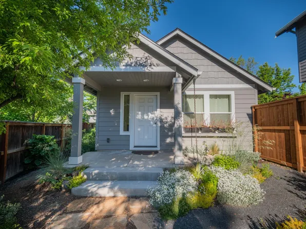 3450 NE Sandalwood Dr, Bend, OR 97701