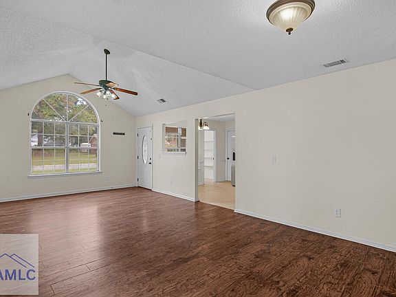 4th image of 706 Timber Ridge Trl