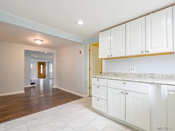 4th image of 19 Woodburn St