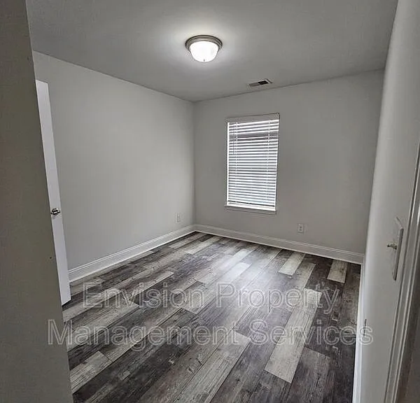 2190 Miranda Dr — Photo 7