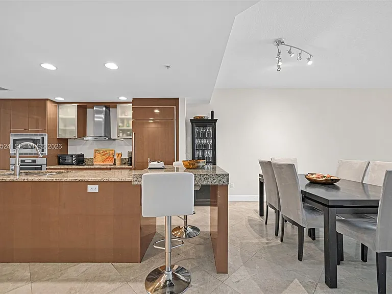 3801 Collins Ave #1102 — Photo 16