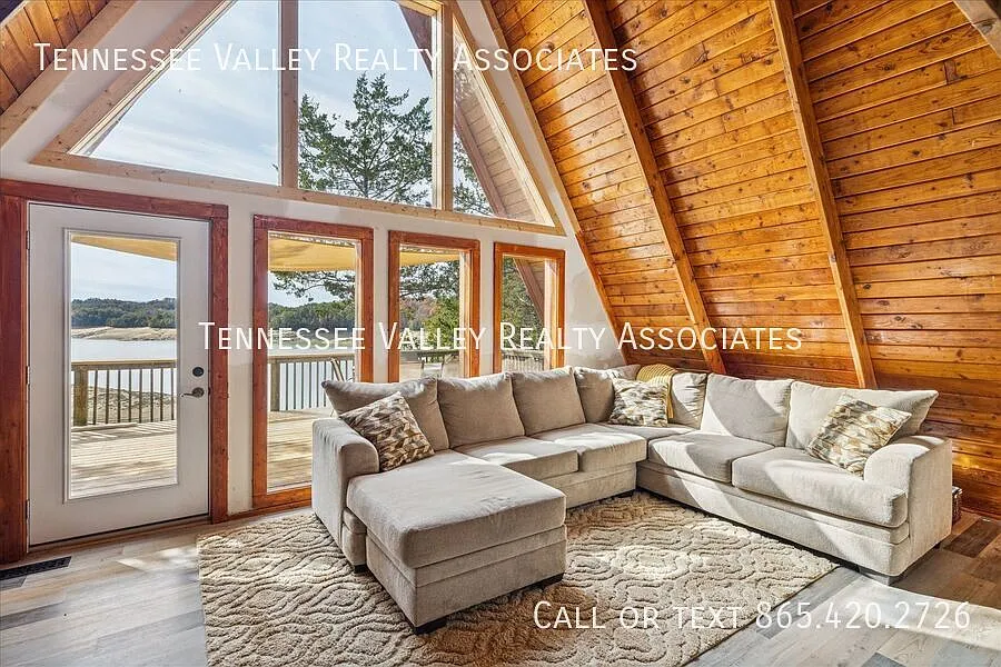 2.74 acre Waterfront Cabin on Douglas Lake — Photo 3