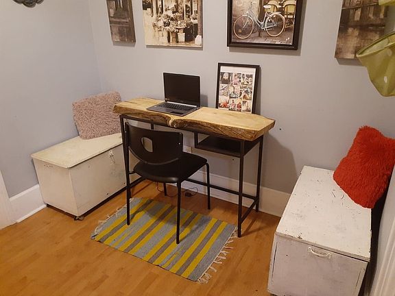 Wonderful "nook" area to ...
