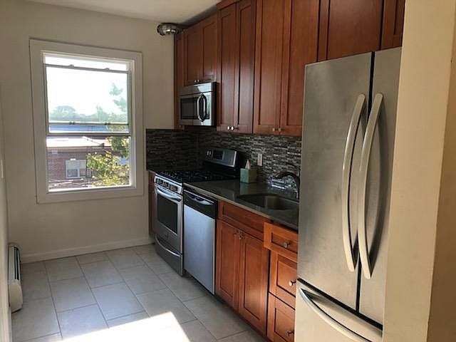 2nd image of 2815 42nd St APT B1