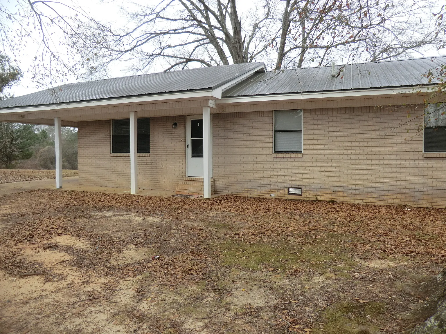 4 bed, 1700 sqft, $1,000 — Photo 1