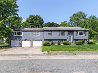 109 Dunnbrook Rd, East Brookfield, MA 01515