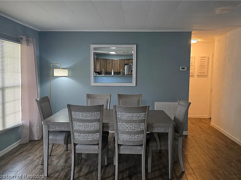 639 Killarney Dr — Photo 9
