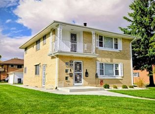 W158N8963 Charles Dr, Menomonee Falls, WI 53051