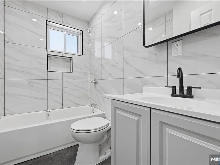 90 Dewitt Pl — Photo 10