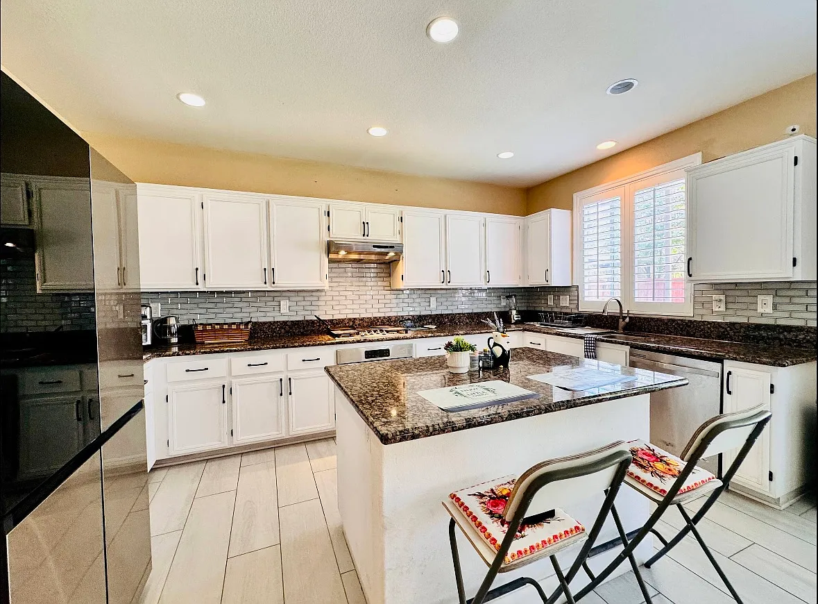 10170 Susan Ave — Photo 3