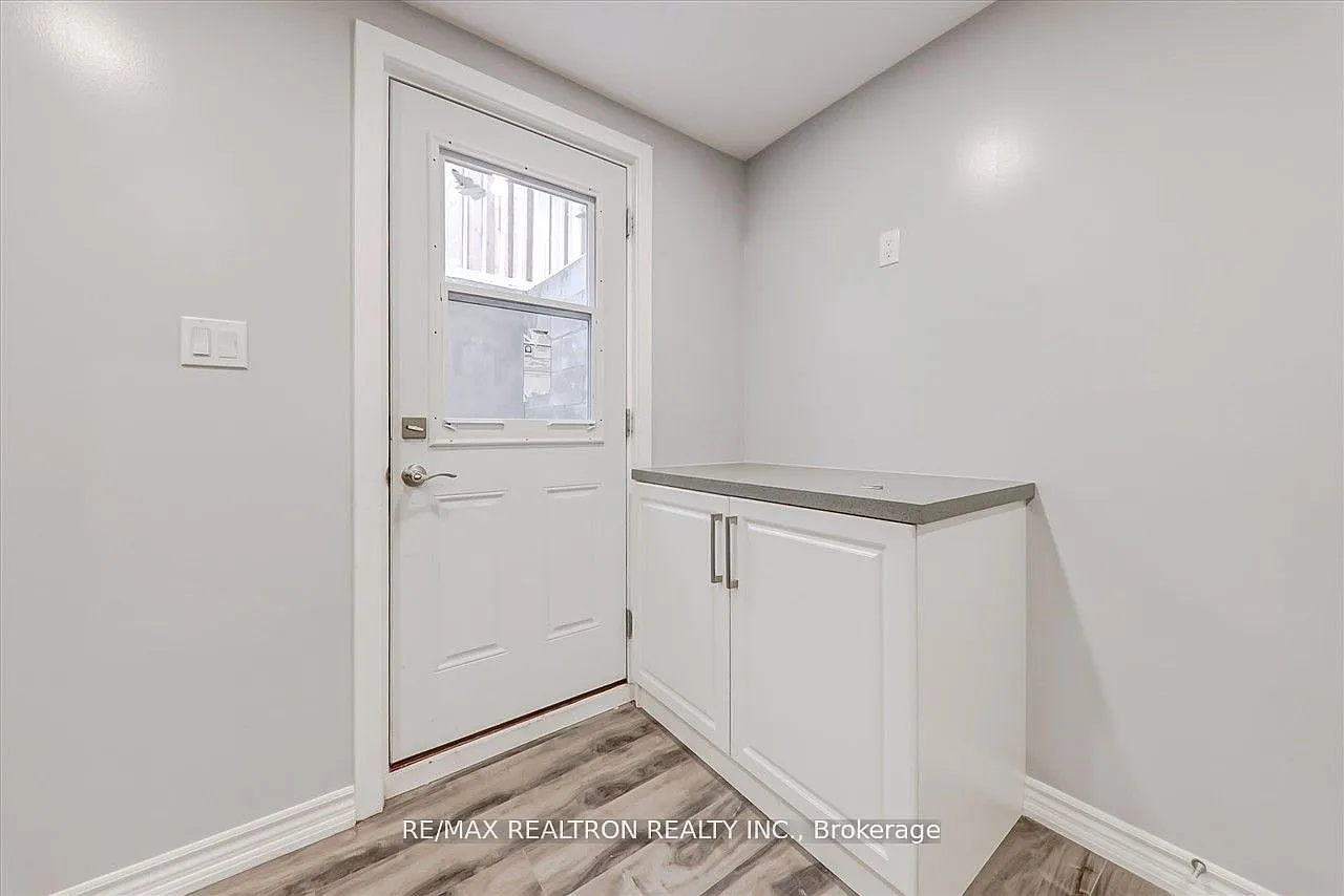 2 bed, $1,600 — Photo 4