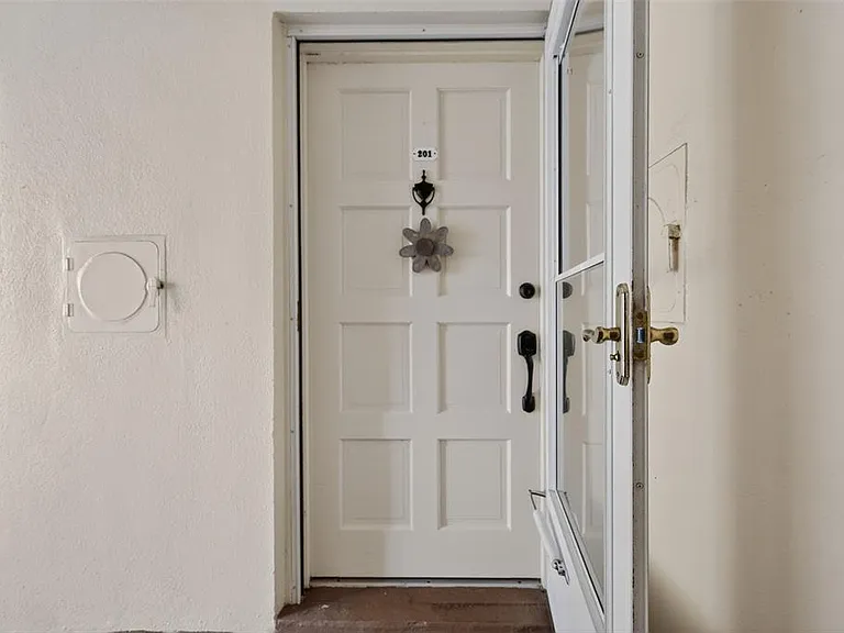 1200 N Shore Dr NE #201 — Photo 2