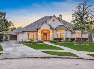 12930 Lake Center Run Ct, Houston, TX 77041