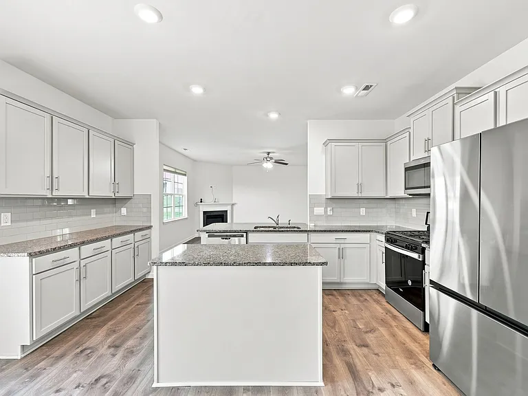 2509 Summersby Dr — Photo 22