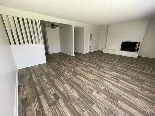Town and Country Garden Apartments Photo 1