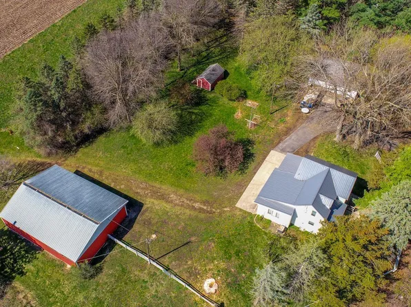 540 8th St SW, Pine Island, MN 55963