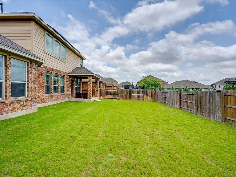 3327 Columbus Way — Photo 28