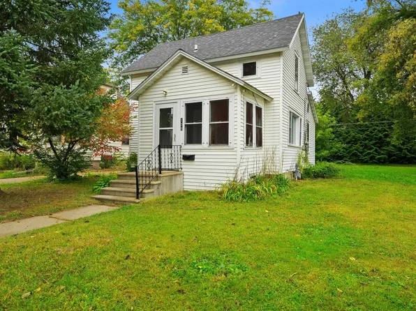 136 S Smalley St, Shawano, WI 54166