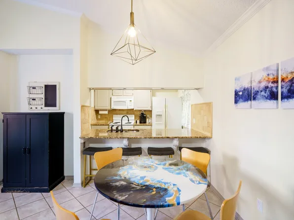 925 Cedarland Blvd, Arlington, TX 76011