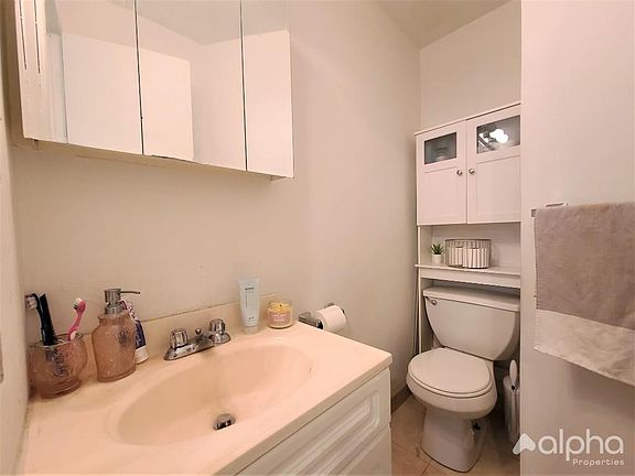 4th image of 1431 York Ave #4A