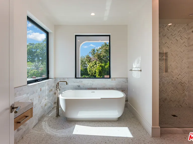 382 Aderno Way — Photo 40