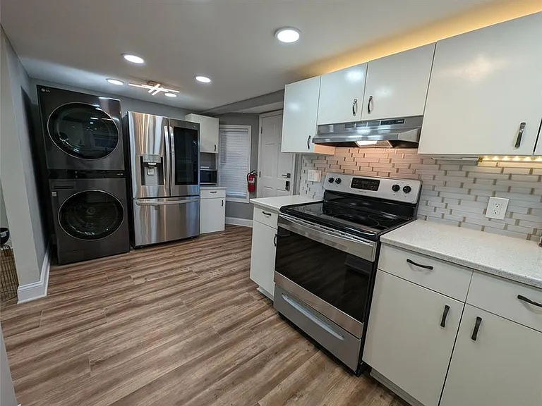 1303 Colony Dr #C — Photo 12