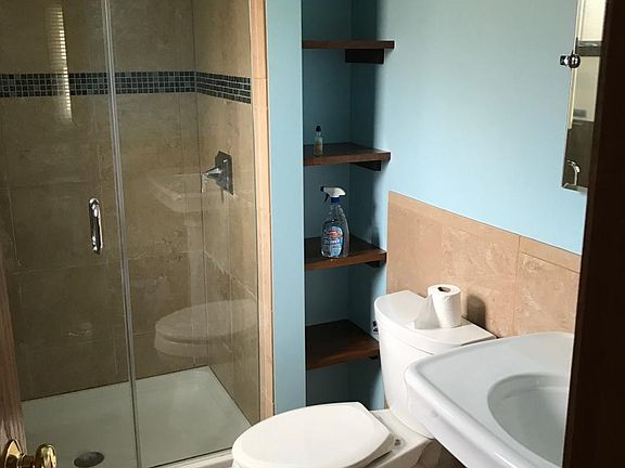 bathroom for master bedroom