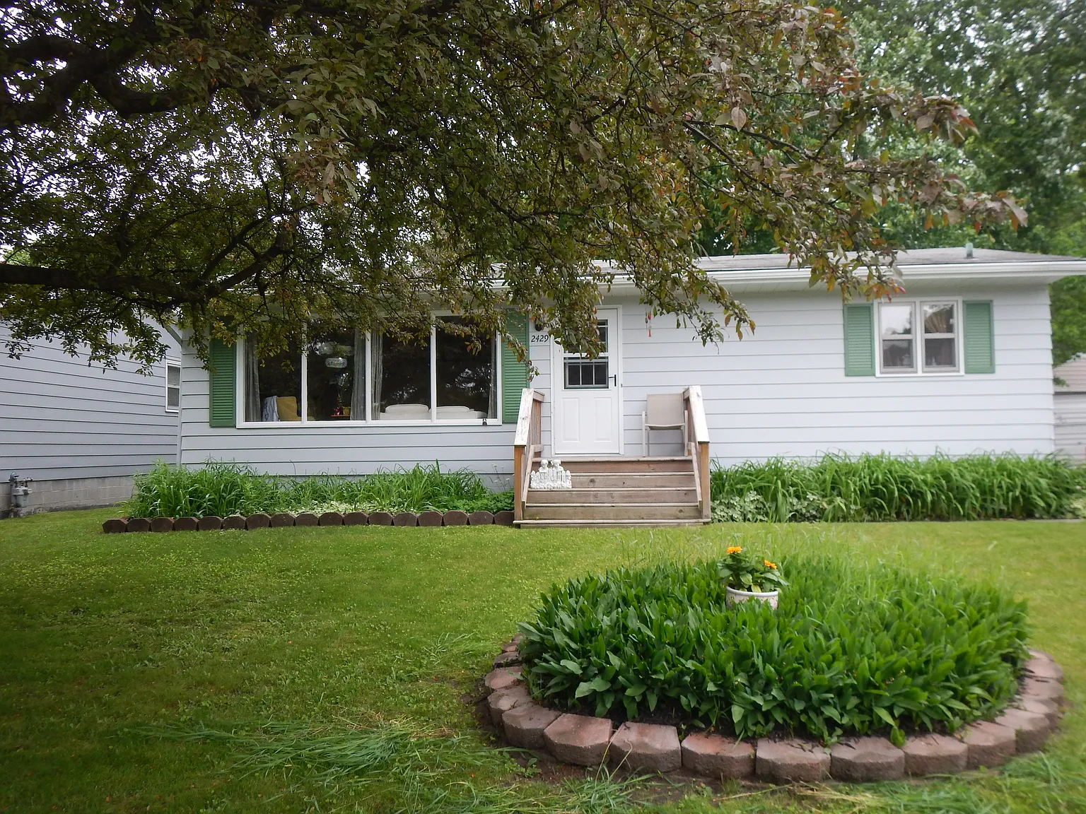 2429 15th Ave photo 1