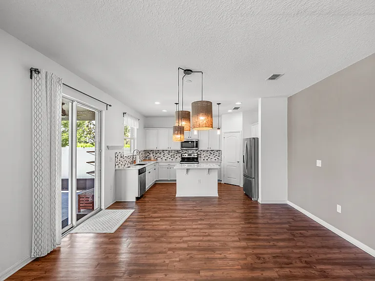 2813 Shelburne Way — Photo 4