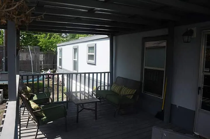 503 Uhland Rd — Photo 2