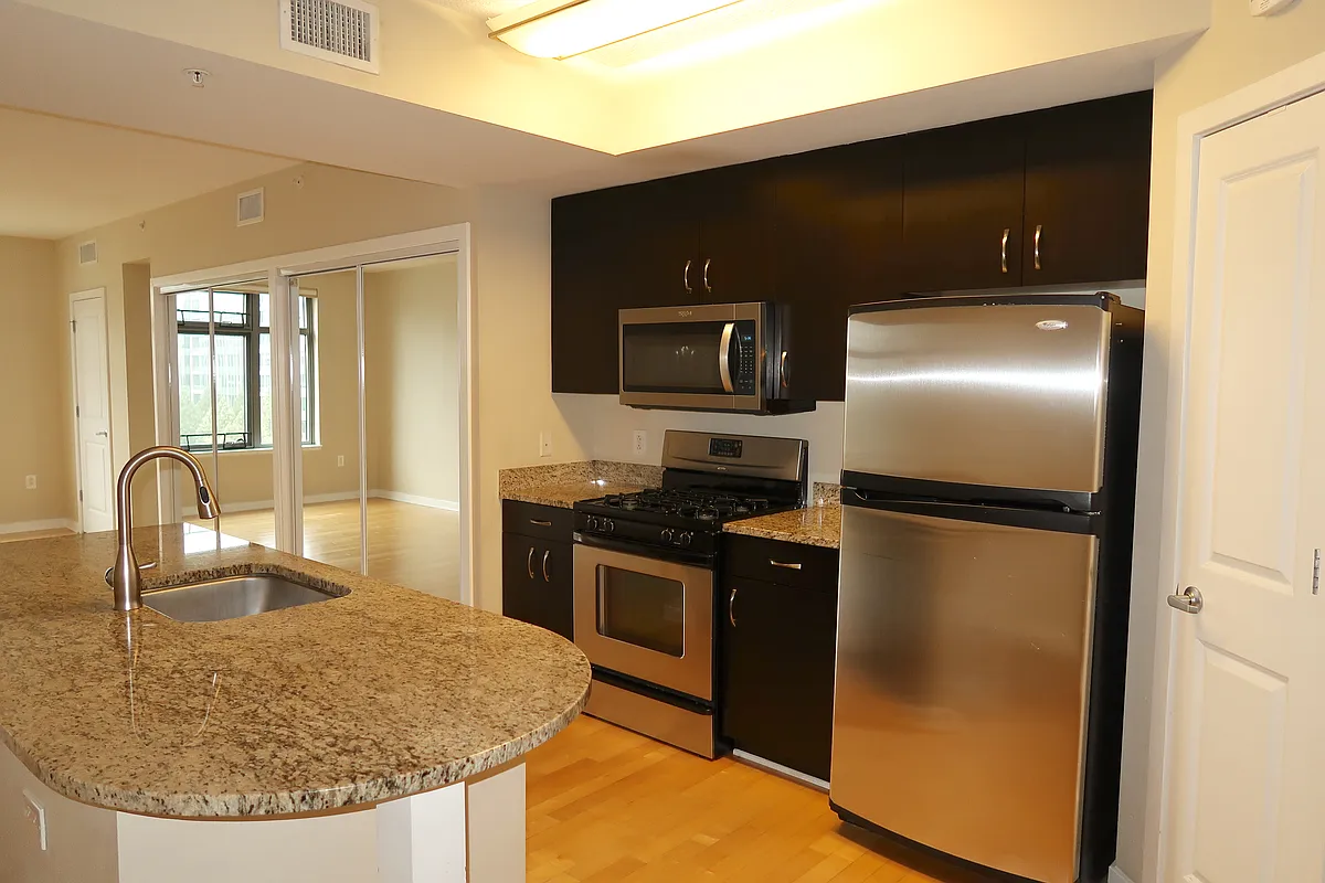 Building Photo - 475 K St NW #514