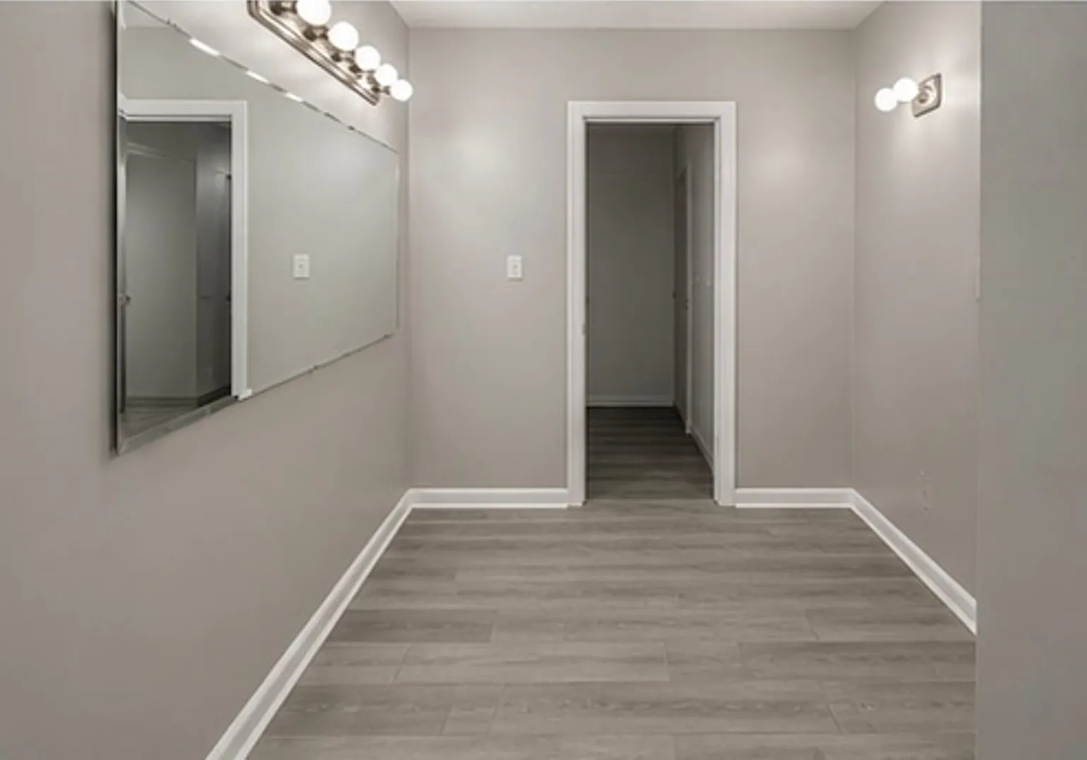 320 Aquarius Dr — Photo 4