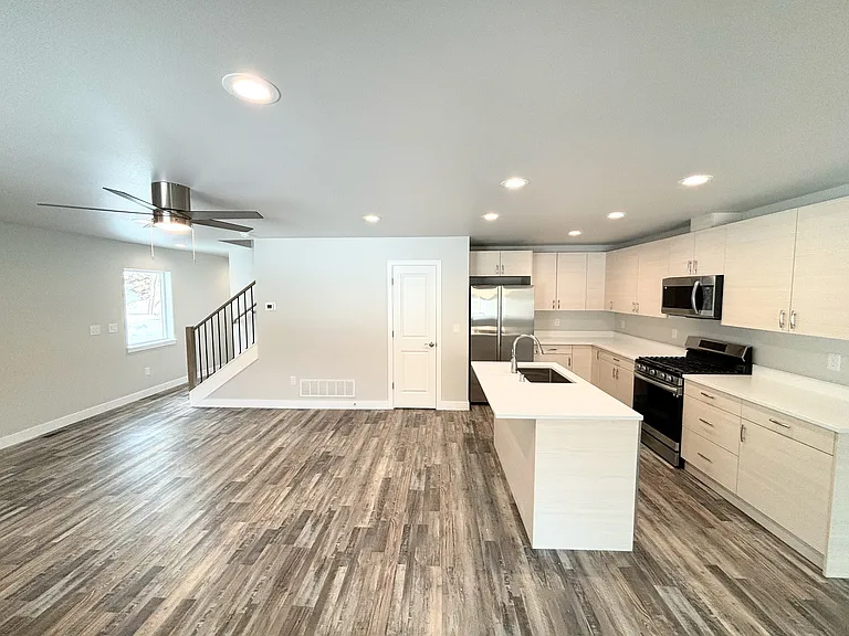1301 Oren Ave — Photo 6