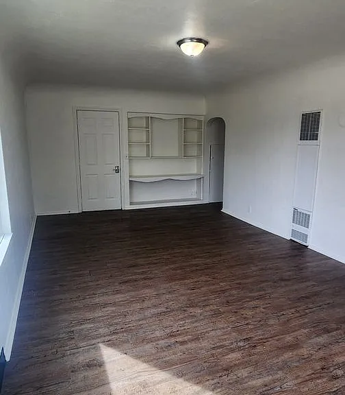 418 SW G St — Photo 3