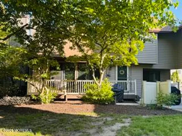 109 Cotswold Circle #2, Ocean Twp, NJ 07712