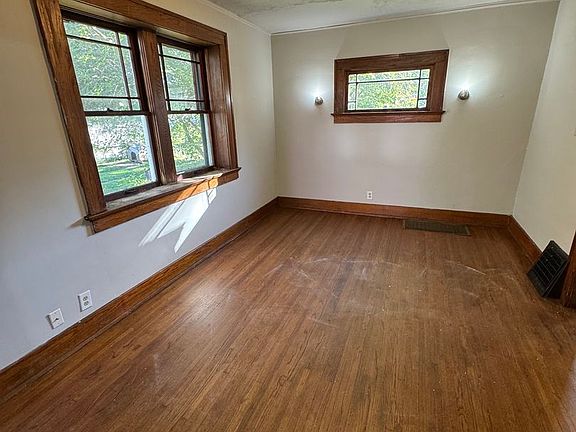 5th image of 2719 Euclid Ave