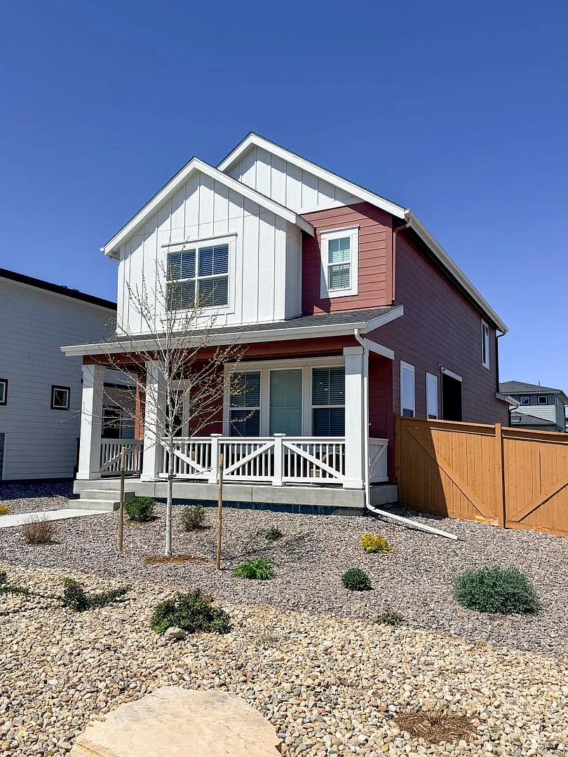 Like-New Single-Family Home in Bennett! — Photo 4
