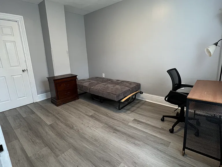 219 Stratford Ave #2B — Photo 5