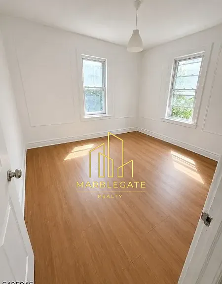 14 Belmont Ter #22R — Photo 2