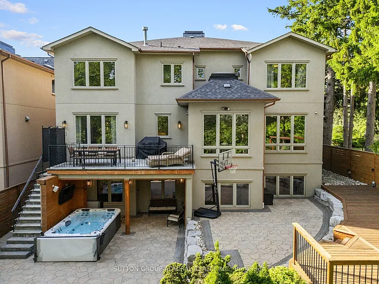 35 Wentworth Ave — Photo 43