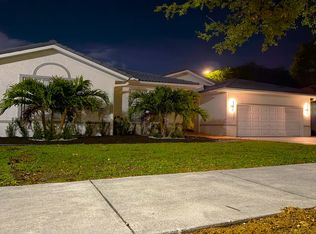 15840 SW 152nd Ct, Miami, FL 33196