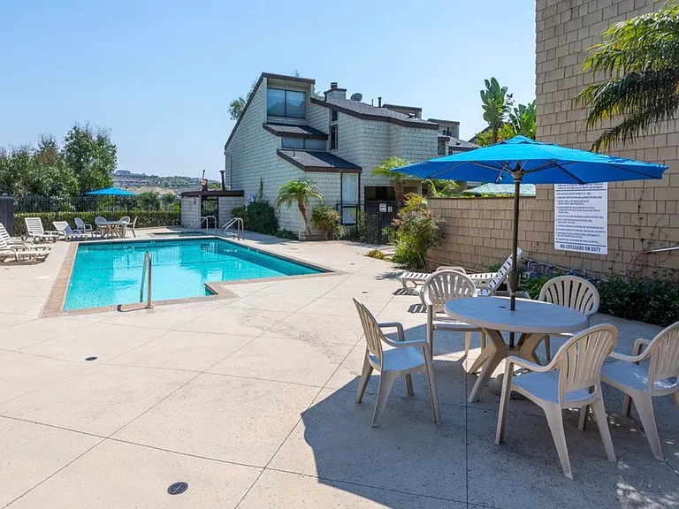 Valley View Ct — Photo 28