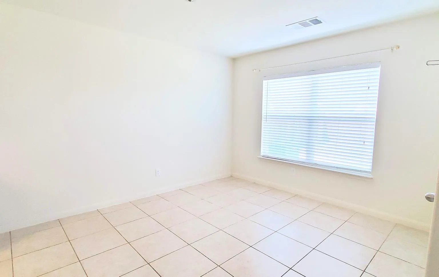 3 bed, 1625 sqft, $1,850 — Photo 4