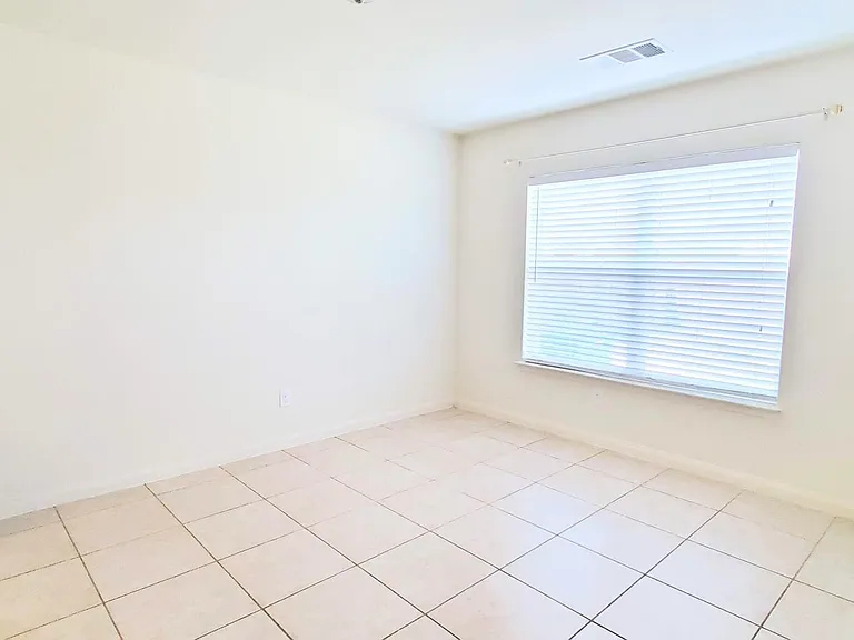 1314 Shumard Dr — Photo 4