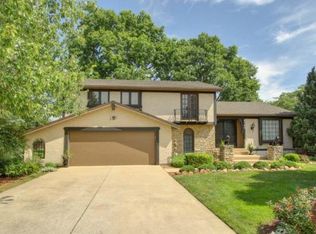 8700 W 104th St, Overland Park, KS 66212
